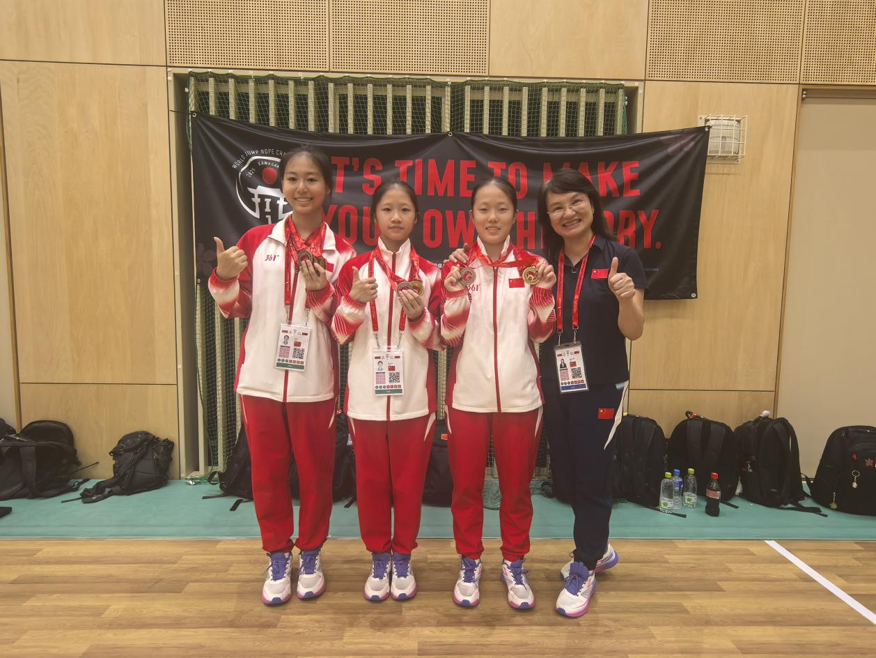 深圳景贝小, 是教练团队, msn