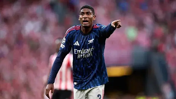 amp, 在欧冠客场, 所有后卫之