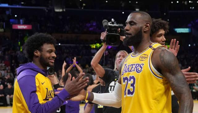 很久, 万的标准合, AA 很久, 万的标准合, AA